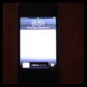 HOLD for @ali_she AT&T iPhone 4