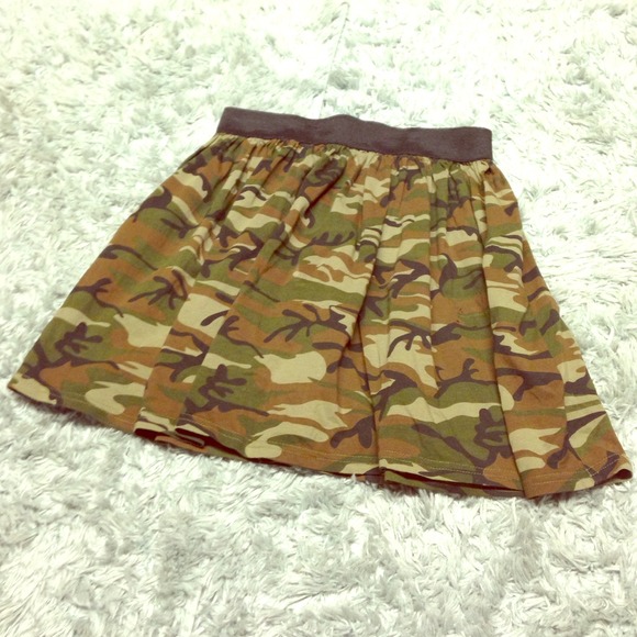 💀SOLD ON VINTED💀 UO camo circle skirt