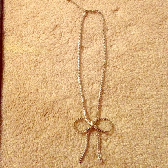NEVER WORN! from forever 21! silver bow necklace