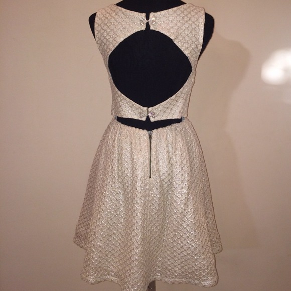 🎉HP🎉ASO Taylor Swift Alice + Olivia Marla Dress - Picture 2 of 4