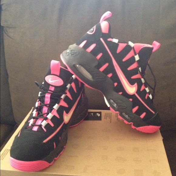 Pink and black NEW air max