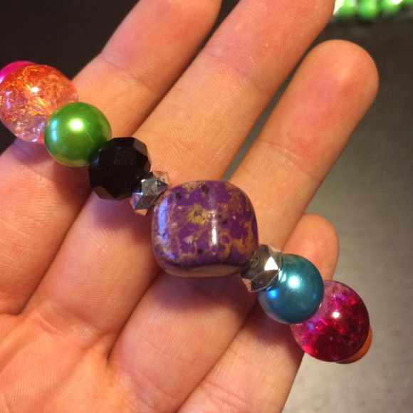 multi-colored braclet - Picture 3 of 4