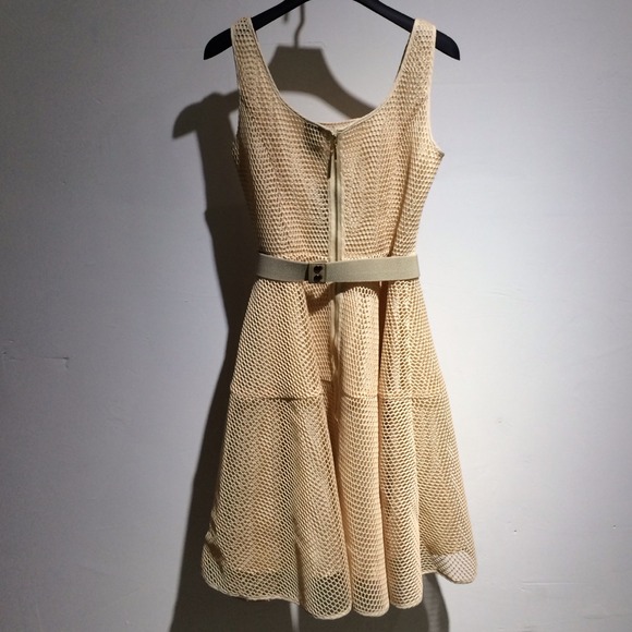 ✖️ SOLD OUT ✖️ Carry Dress - Picture 2 of 3