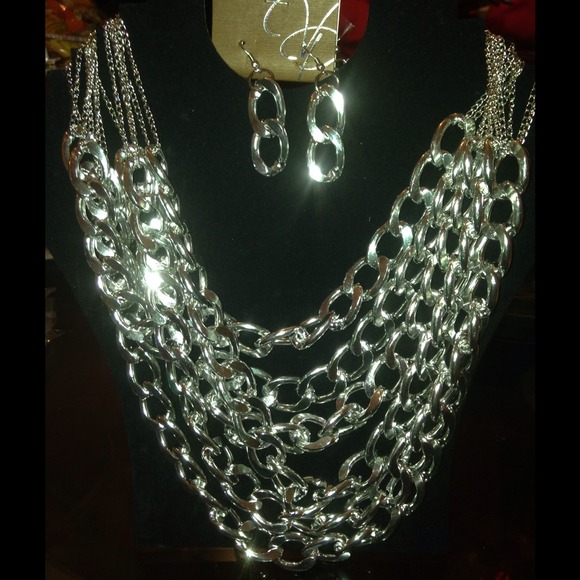 Necklace & Earring Set