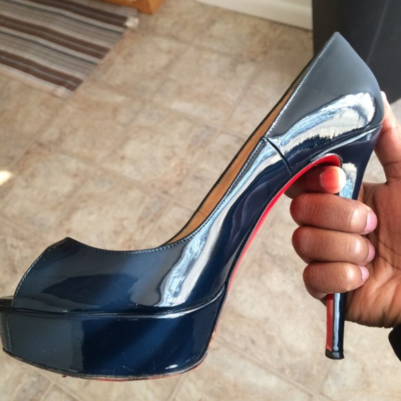 SOLD! 100% authentic Christian Louboutin pumps - Picture 2 of 4