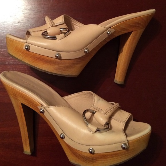 SOLD!!! Nude color Gucci clog sandal - Picture 2 of 3