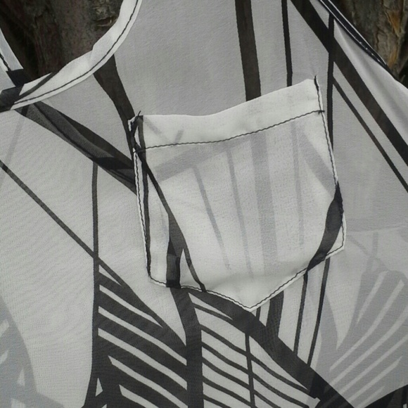 SOLD!! NWOT Lily White Sheer Tank Top - Picture 2 of 4