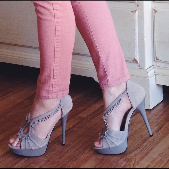 Gray T-Strap Steve Madden pumps