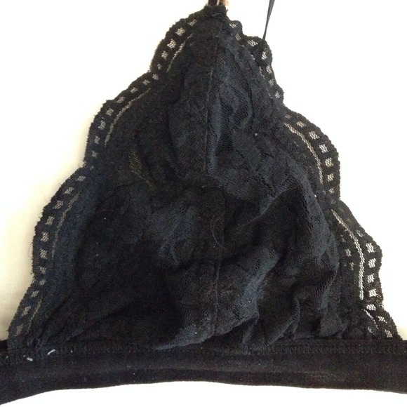 ⭐️SOLD⭐️ Black Urban Outfitters Bralette - Picture 2 of 2