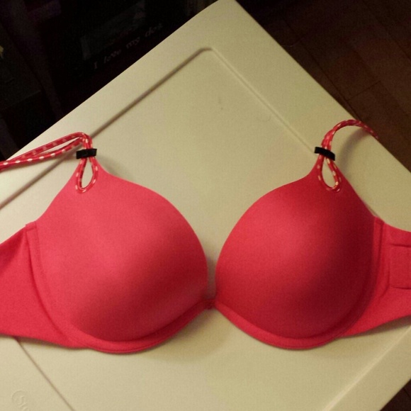 Two VS bras for @kerryellen
