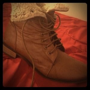 Tan Laced Combat Boots. Size 10.
