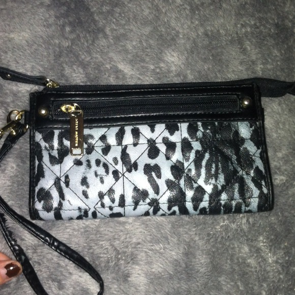 SOLDSteve Madden wristlet