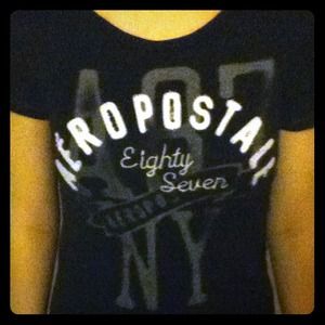 Black and white Aeropostale t-shirt.
