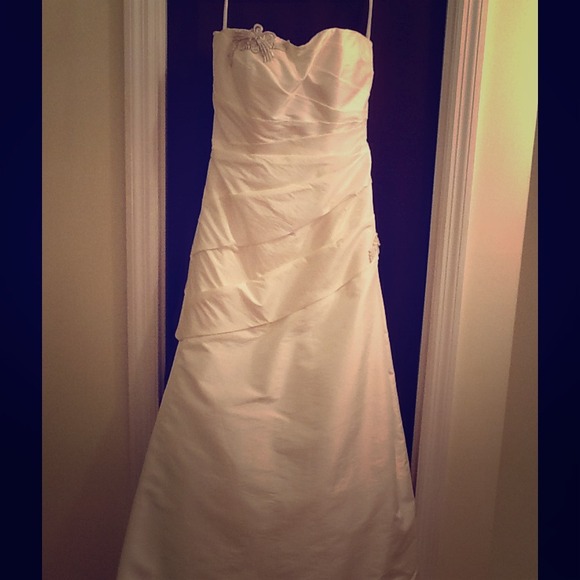 Beautiful wedding dress!