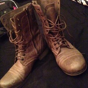 Steve Madden combat boots size 8.5