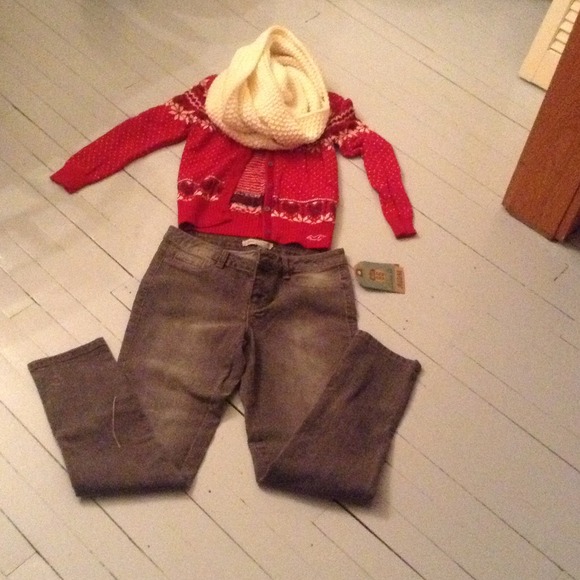 BNWT!! Dark grey jegging super cute!!