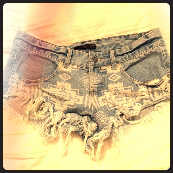 Billabong tribal print fray hem denim shorts