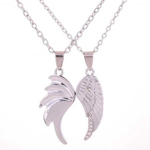 Necklace set for twins. Cute!