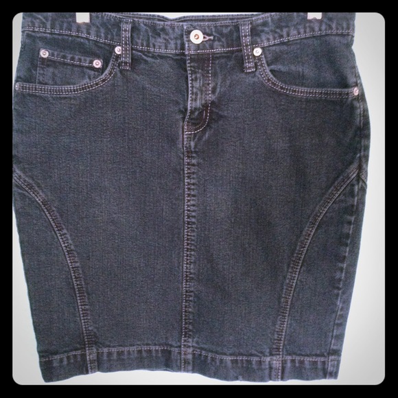 FITTED DENIM SKIRT