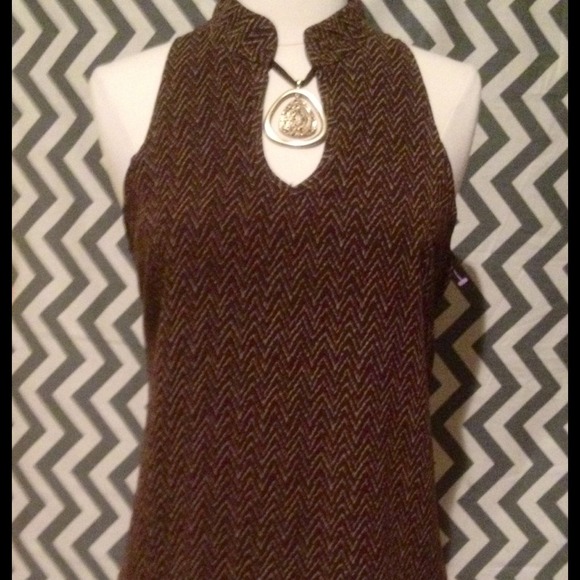 Chocolate brown patterned key hole top