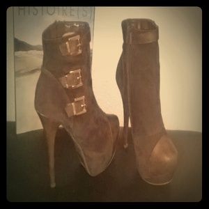 Brown Liliana heel boots!
