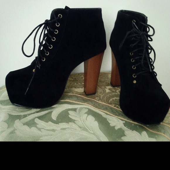 Black and brown high heels - Picture 2 of 2