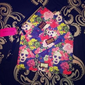 Betsey Johnson 3-Pack Pouches