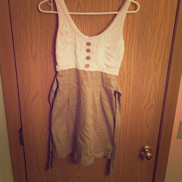 Super cute springtime mini dress!! 😊😘