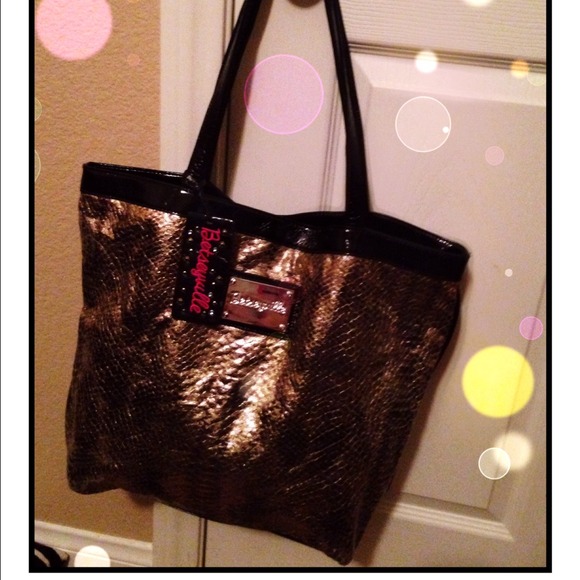 🔴SOLD🔴Gold Betseyville Snakeskin Print Tote