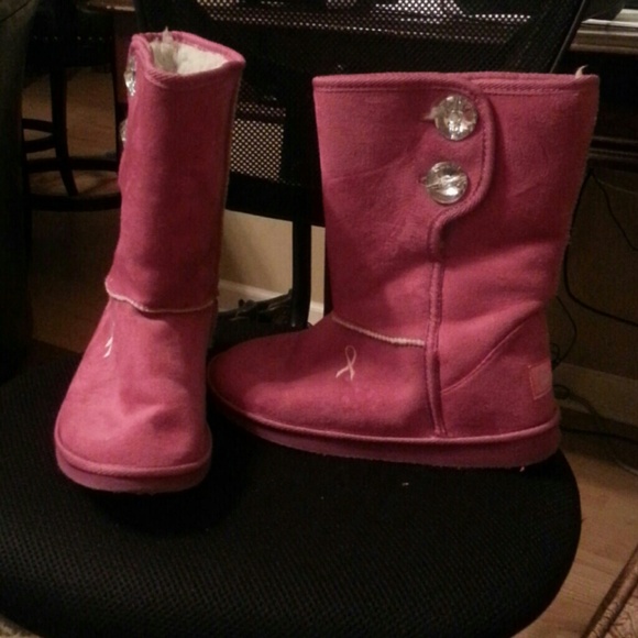 Pink winter boots
