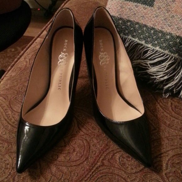 👠 HOST PICK 👠Black Rock and Republic high heels