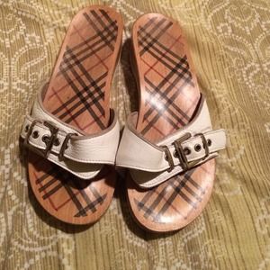 Burberry wooden sandals size 8