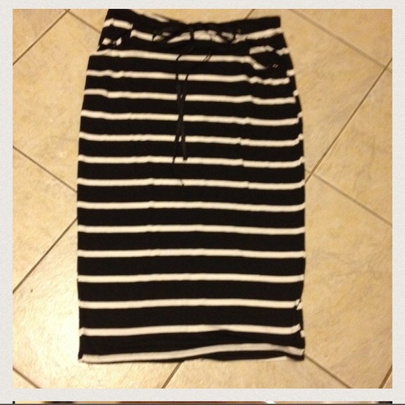 Black white skirt