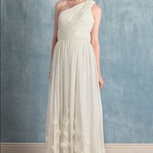 LAST CHANCE!!! NWT!!! Ruche Noelle ivory gown