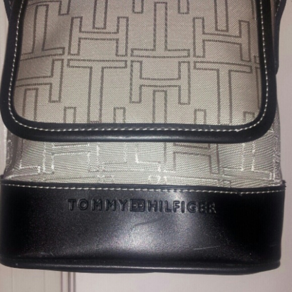 Small Tommy Hilfiger Purse
