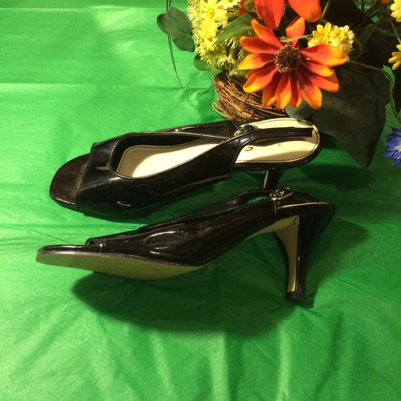 Heel - Picture 2 of 2