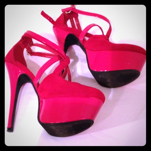 Extremely sexy red heels❤️