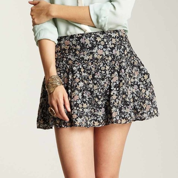 Winter Kate Pleat Skirt size XS - Picture 2 of 2