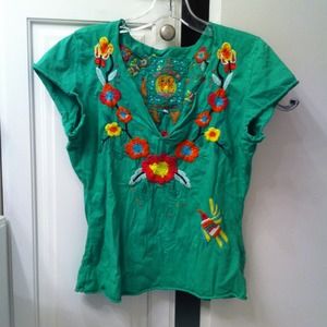 FLASH SALE Embroidered shirt