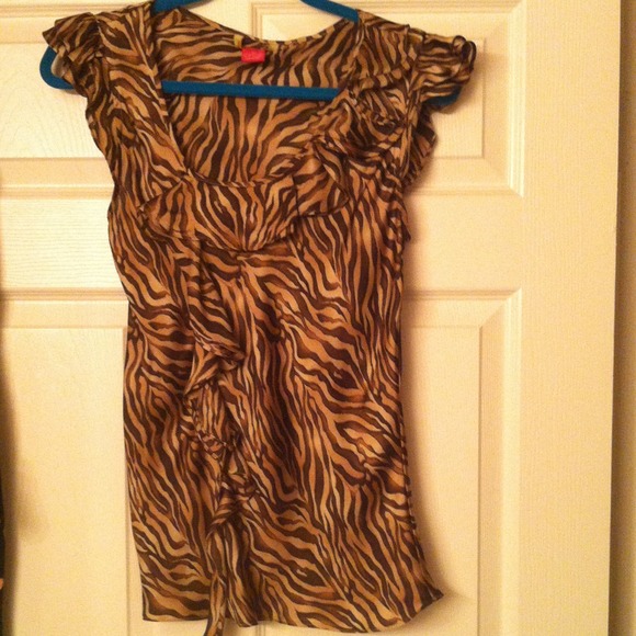 Adorable leopard print shirt