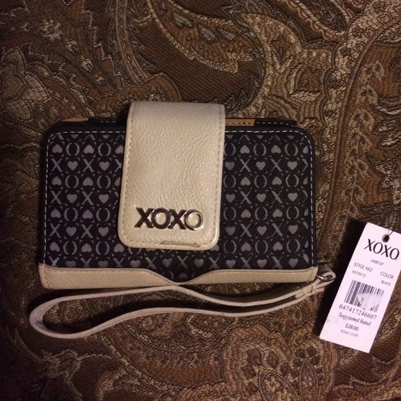 Xoxo hugs and kisses wallet