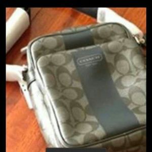 Nwt coach flight bag