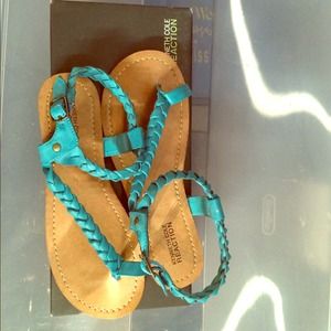 Brand new Kenneth Cole flats..