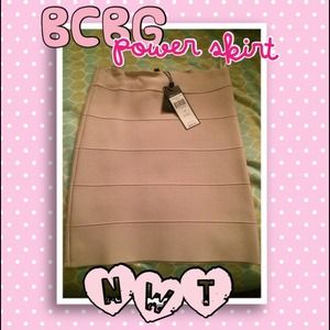 ✨BCBG Power skirt in Blush sz. M✨ NWT