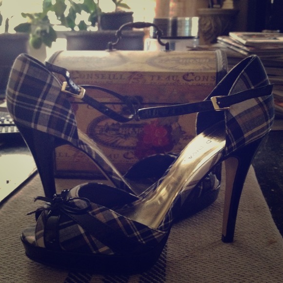 Donated.  Wild Diva Heels. Size 9