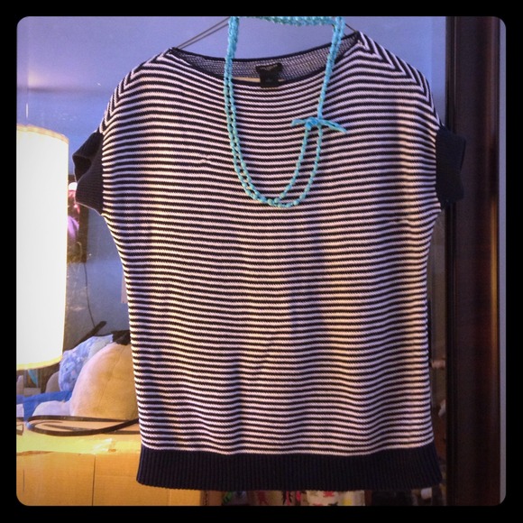 Ann Taylor short sleeve sweater