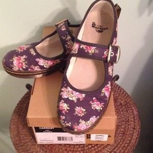 Dr Martens floral shoes (price is firm/no trades)