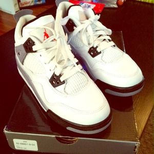 Nike Jordan Retro 4 Cement size 3.5 Y 5.5 W