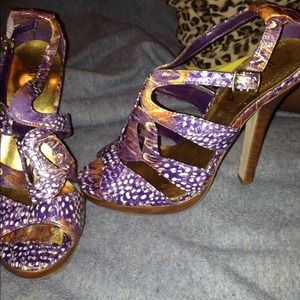 Purple Pumps