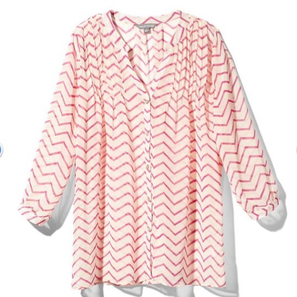 ✨💕Tinley Road pleaded print top✨💕 - Picture 3 of 4